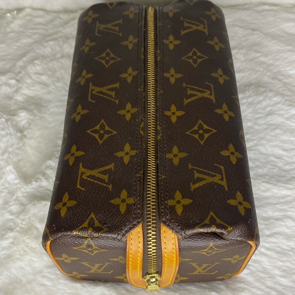 Louis Vuitton Monogram Trousse Patte Pression Cosmetic Case